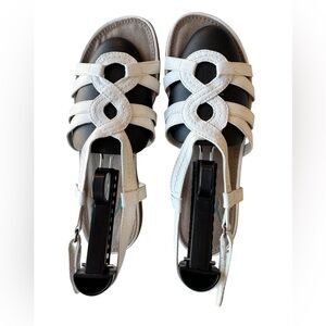 Yuu Women's Strappy Sandals